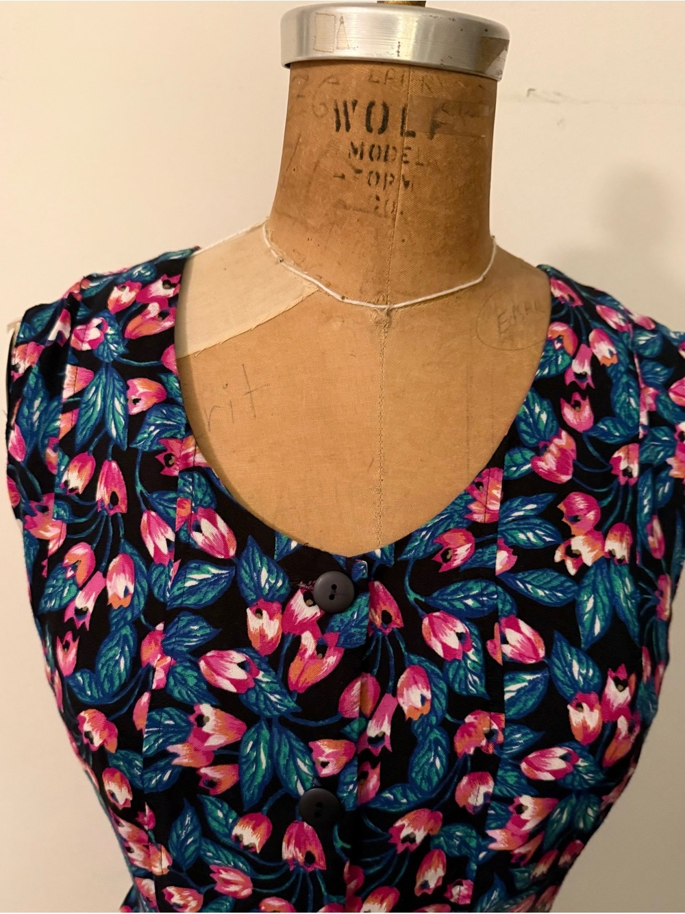 Vintage 80’s Sleeveless Navy Floral Dress with Pink Accents 2x - Picture 8 of 9